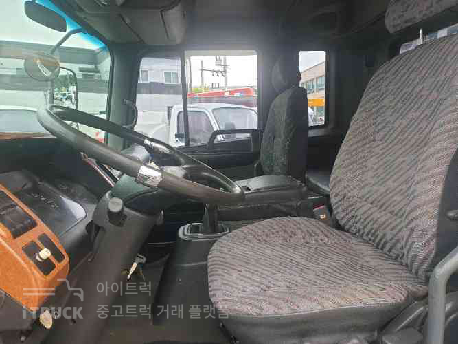 현대 슈퍼트럭 185 단바리 카고 5톤 수동