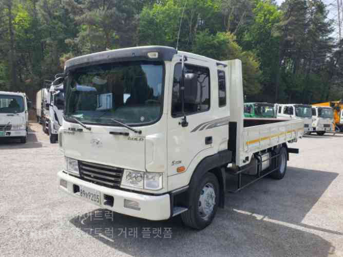 메가트럭 260 단바리 카고 5톤 수동 - 중고 트럭 매물 이미지