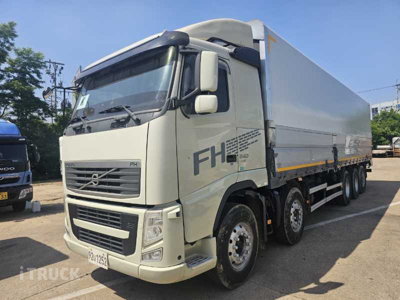 FH 540 후축 상승윙바디 25톤 오토 - 중고 트럭 매물 이미지