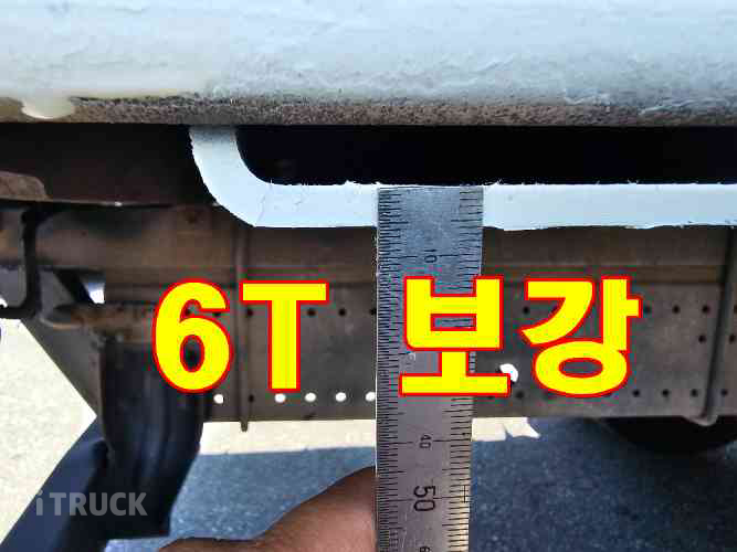 메가트럭 235 단바리 카고 5톤 수동