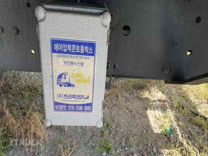 메가트럭 와이드캡 300 후축 냉동탑 8톤 수동