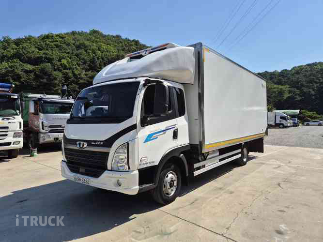 더쎈 4톤 광폭 냉동탑 투냉 조르다 - 중고 트럭 매물 이미지