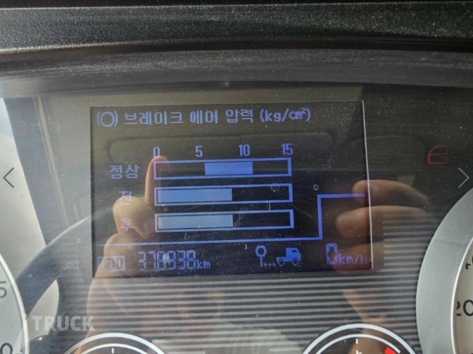 현대 메가트럭 260 단바리 익스하이탑 5톤 수동