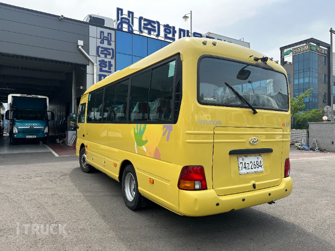 현대 버스 25인승