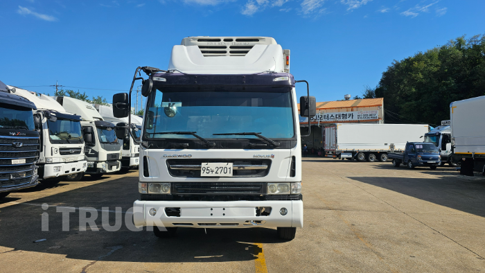 타타대우 노부스 260 후축 냉동탑 6.5톤 수동 1