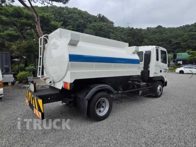 살수차 메가트럭 철탱크 6,400L 수동