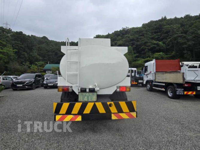 살수차 메가트럭 철탱크 6,400L 수동