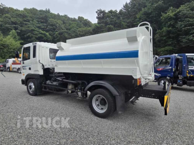 살수차 메가트럭 철탱크 6,400L 수동