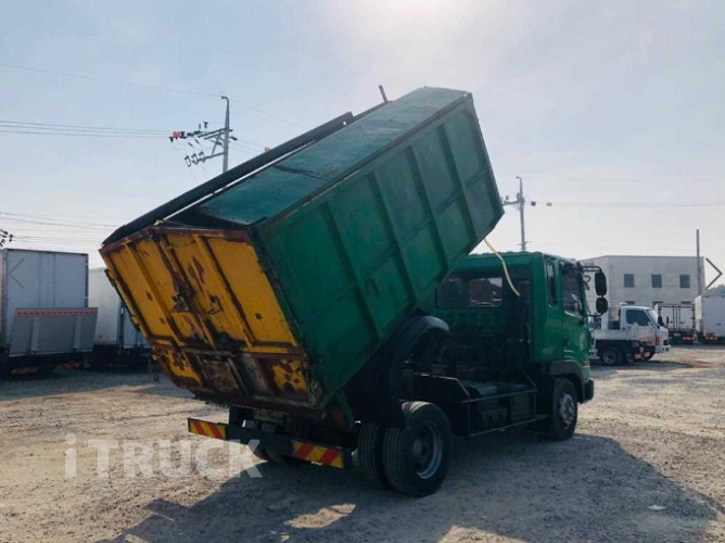 메가트럭 진개덤프 270 5톤 수동 단바리