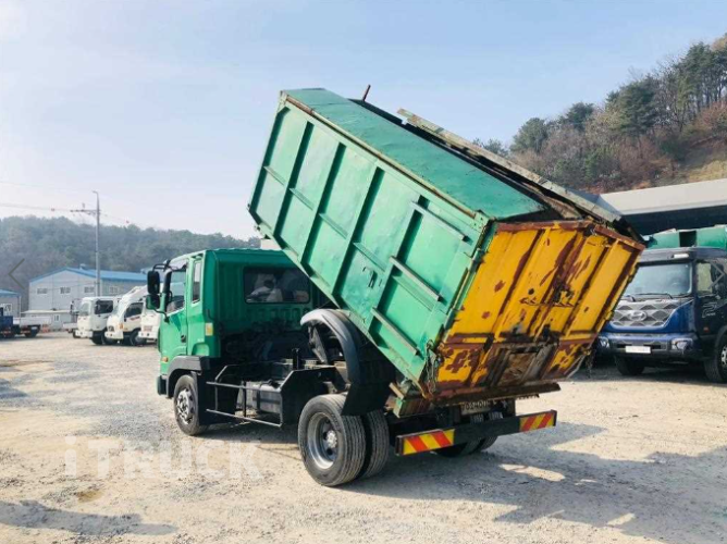 메가트럭 진개덤프 270 5톤 수동 단바리