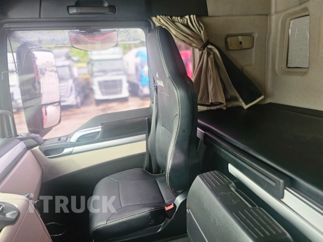 TGS 500 후축 카고 25톤 오토