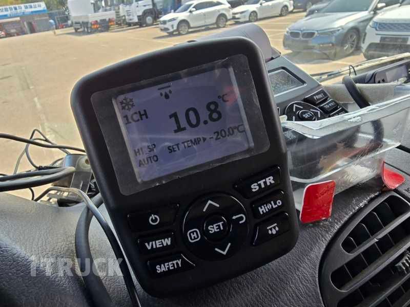 메가트럭 280 단바리 냉동탑 5톤 수동