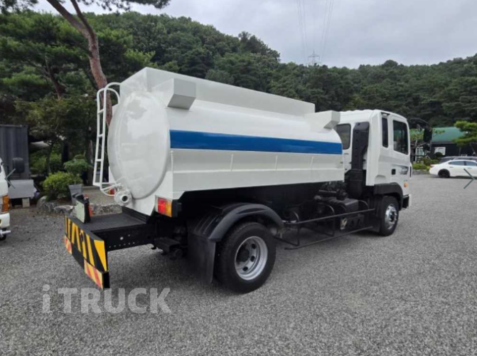 살수차 메가트럭 철탱크 6,400L 수동