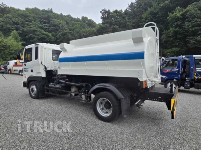 살수차 메가트럭 철탱크 6,400L 수동