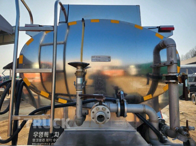 살수차 뉴파워트럭 스텐탱크 8,000L 수동