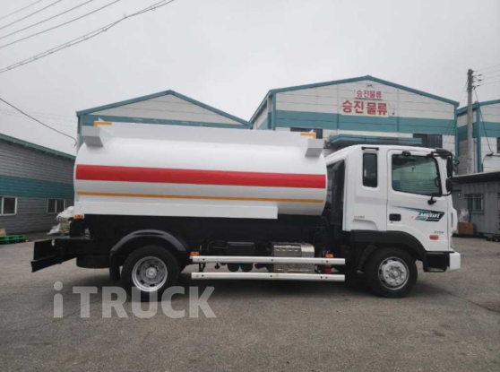 탱크로리 메가트럭 10,000L 수동