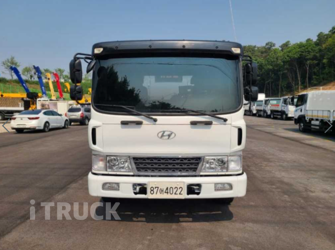 탱크로리 메가트럭 5,000L 수동