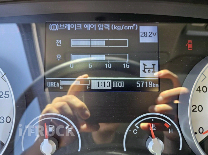 메가트럭 암롤 280 5톤 수동 단바리