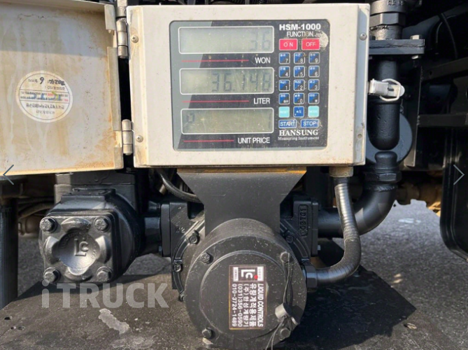 탱크로리 메가트럭 5,000L 오토