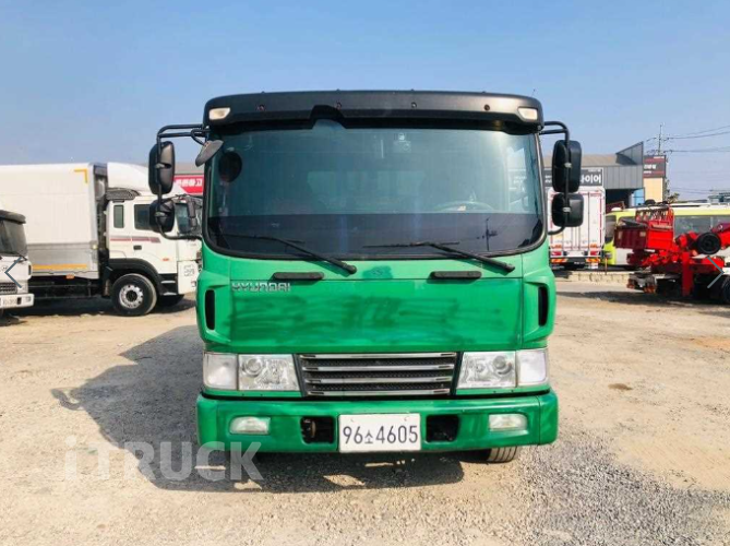 메가트럭 진개덤프 270 5톤 수동 단바리