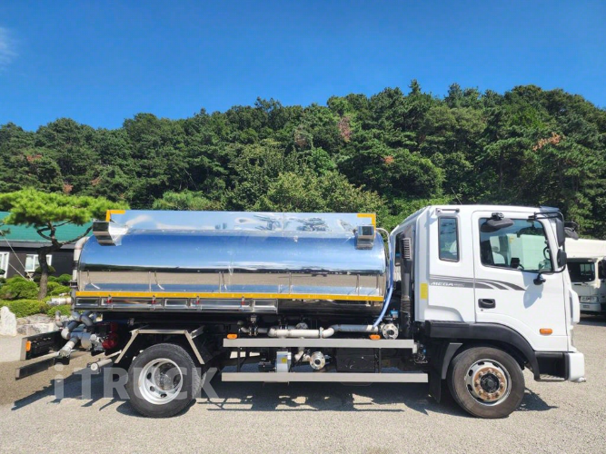 현대 살수차 메가트럭 스텐탱크 8,200L 수동