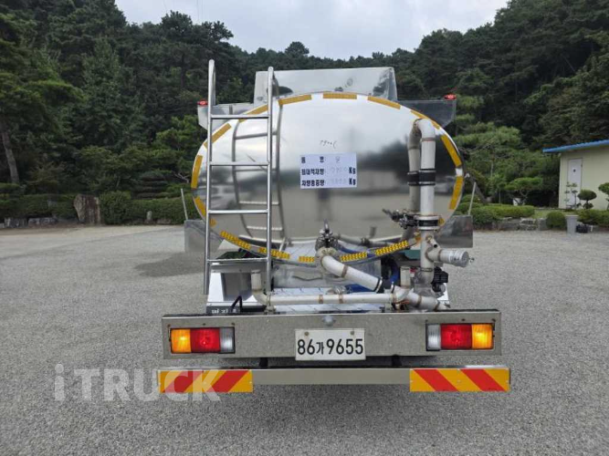 현대 살수차 메가트럭 스텐탱크 8,000L 수동