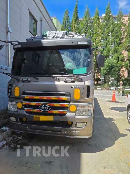 현대 트라고 520 앞축 카고 25톤 오토