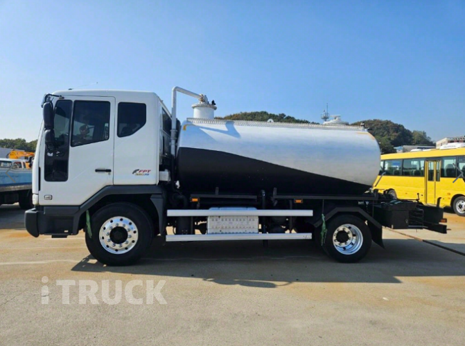 타타대우 버큠로리 노부스 스텐탱크 8,600L 수동
