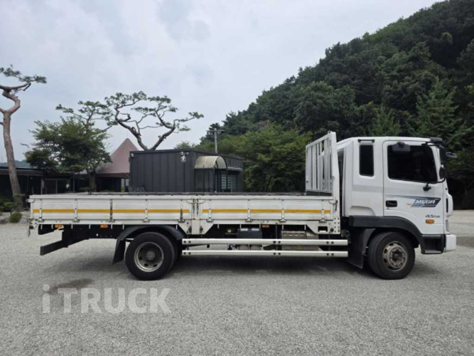 현대 메가트럭 280 단바리 카고 4.5톤 수동