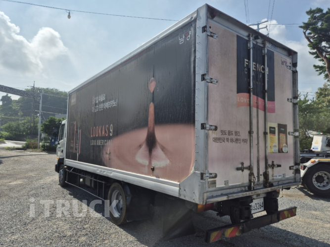 현대 메가트럭 250 단바리 냉동탑 5톤 수동 10