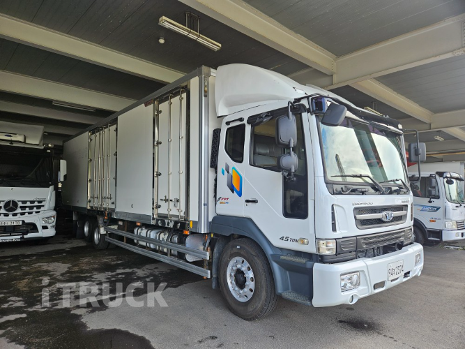 타타대우 노부스 냉동탑 8.5톤 수동 1