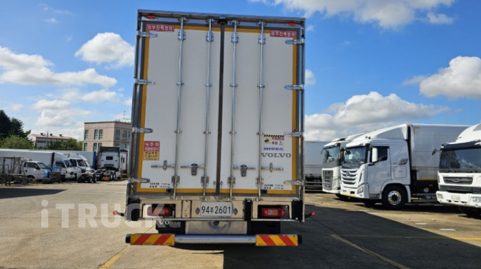 볼보 FE 350 후축 냉동탑 9.5톤 오토 1