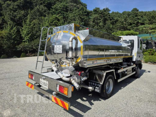 현대 살수차 메가트럭 스텐탱크 7,000L 수동