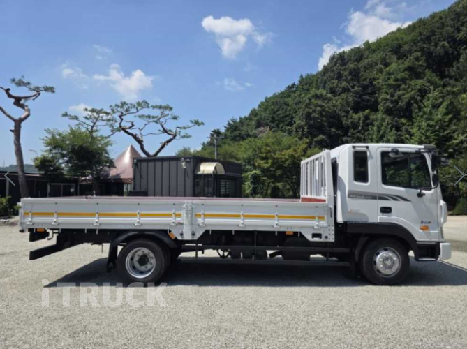 현대 메가트럭 250 단바리 카고 5톤 수동