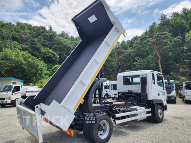 현대 메가트럭 화물덤프 5톤