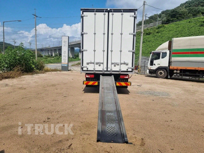 타타대우 더쎈 206 단바리 표준탑 5톤 수동 9