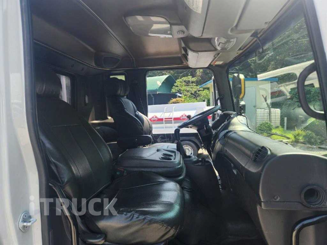 현대 메가트럭 260 단바리 카고 5톤 수동