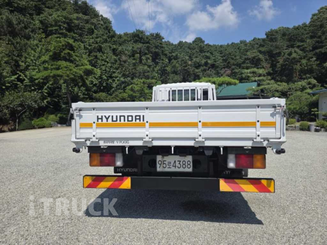 현대 메가트럭 250 단바리 카고 5톤 수동