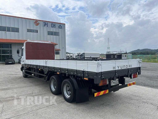 현대 메가트럭 250 후축 카고 4.5톤 수동 3