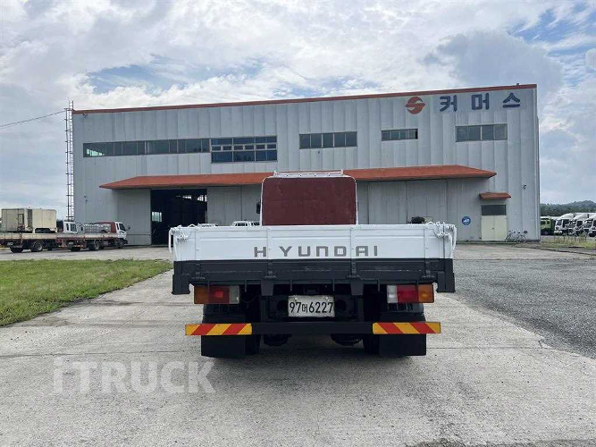 현대 메가트럭 250 후축 카고 4.5톤 수동 7