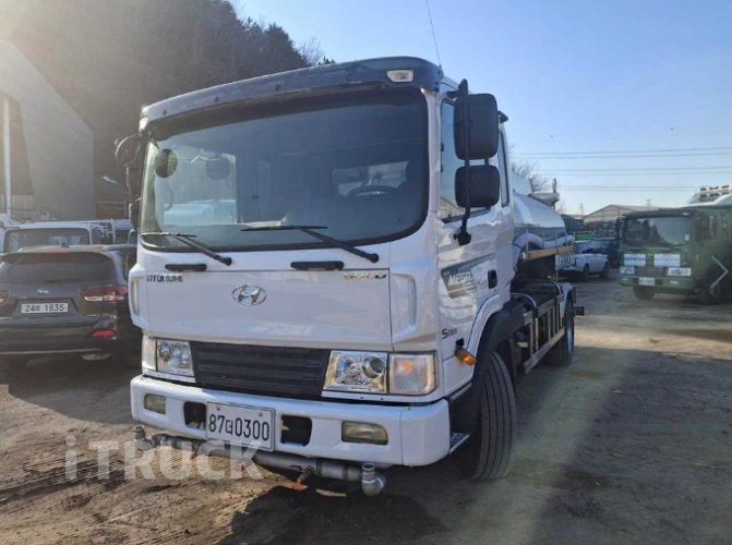 현대 살수차 메가트럭 스텐탱크 7,000L 수동