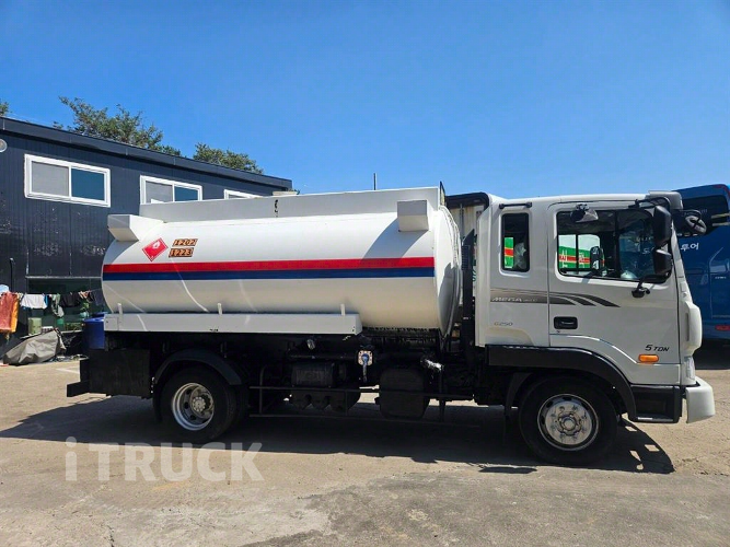 현대 탱크로리 메가트럭 10,000L 수동 6