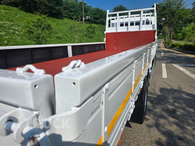 현대 메가트럭 280 단바리 카고 5톤 수동