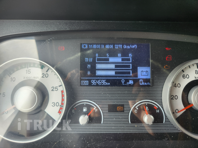 현대 메가트럭 270 단바리 윙바디 4.5톤 수동