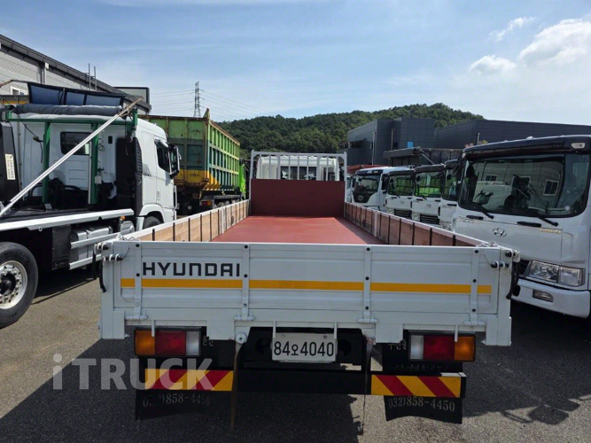 현대 메가트럭 260 앞축 카고 7.5톤 수동