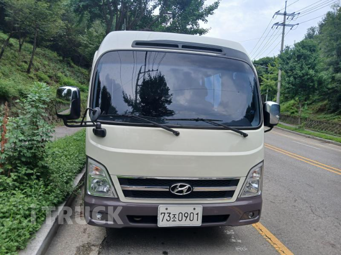 현대 버스 15인승 1