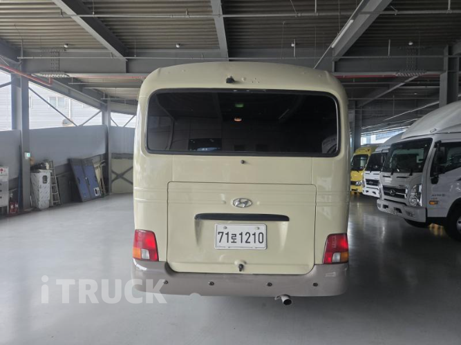 현대 버스 25인승 4