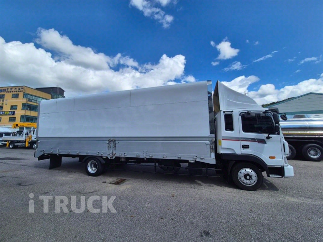 현대 메가트럭 270 단바리 윙바디 4.5톤 수동 1