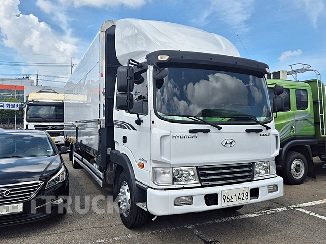 현대 메가트럭 280 단바리 윙바디 4.5톤 수동 4