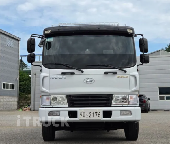 현대 메가트럭 250 앞축 카고 4.5톤 수동 1